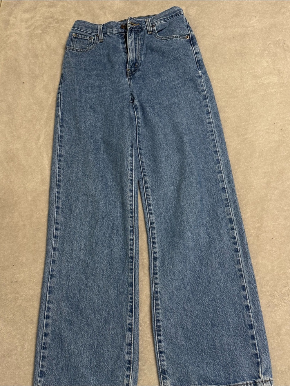 Levi's Straight-Leg Women's Jeans - Medium Blue